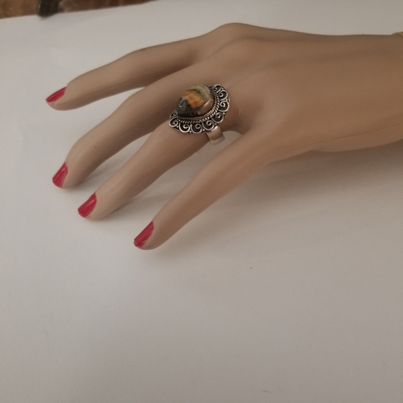 BEAUTIFUL RING - Picture 2 of 7